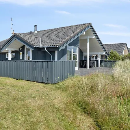 1127 Semesterbostad
